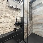 Moderne A 5 Min A Pied Du Chateau *