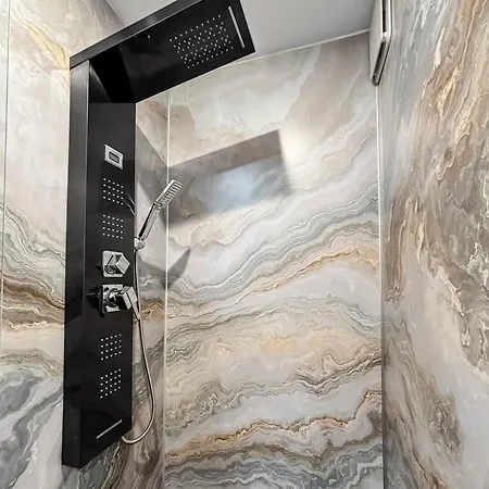 Moderne A 5 Min A Pied Du Chateau *