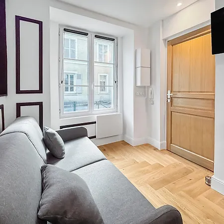 Moderne A 5 Min A Pied Du Chateau