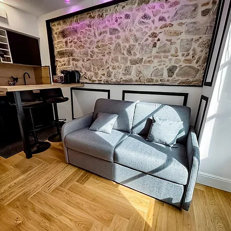 Moderne A 5 Min A Pied Du Chateau Apartamento