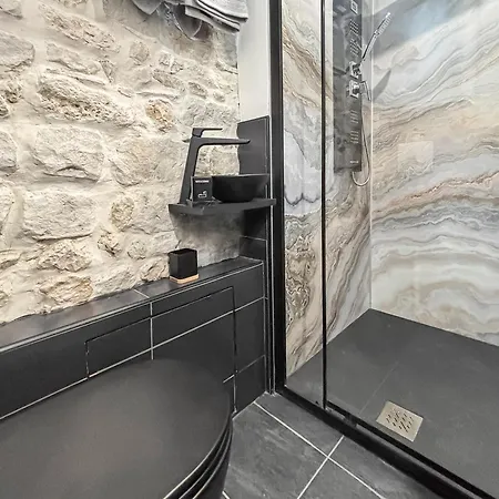 Apartment Moderne A 5 Min A Pied Du Chateau