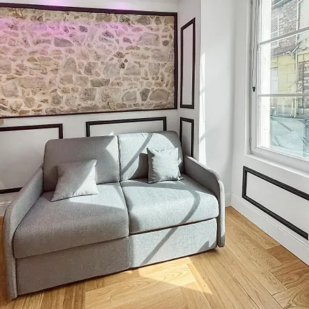 Moderne A 5 Min A Pied Du Chateau Apartment
