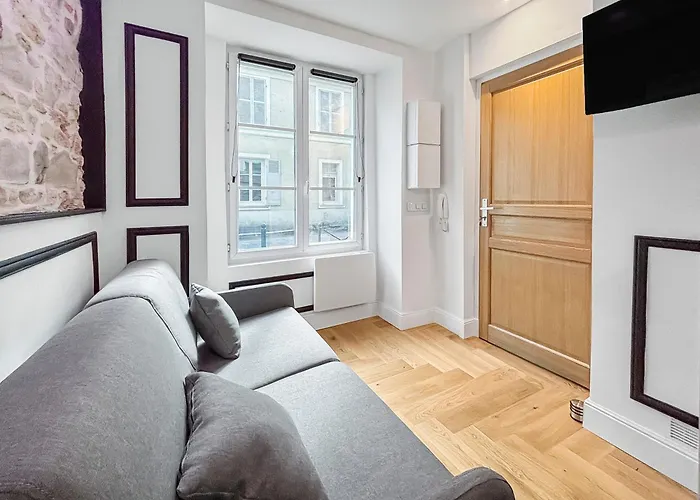 Moderne A 5 Min A Pied Du Chateau