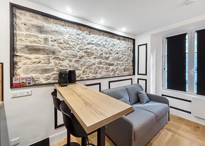 Moderne A 5 Min A Pied Du Chateau 아파트 *